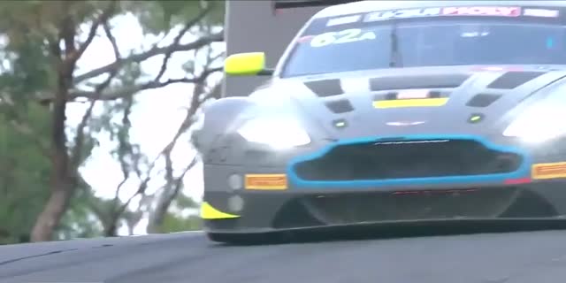 ポルシェが歴代最多周回で優勝！一時トップ走行のGT-Rは7位15位でフィニッシュ【バサースト12時間】