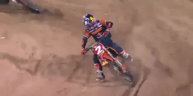 【動画】AMAスーパークロス 第17戦ラスベガス優勝はE.トーマック（カワサキ）。レース結果とハイライト動画