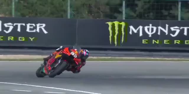 【動画で見るレース結果】MotoGPチェコGP 優勝はブラッド・ビンダー(KTM!)。中上貴晶は8位
