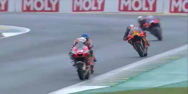 【MotoGPレース結果】優勝はペトルッチ。2位にアレックス・マルケス(レプソル・ホンダチーム)。中上貴晶は7位 - フランスGP 